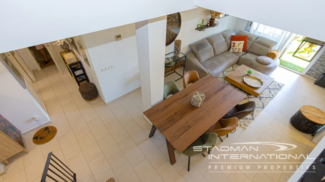 Romslig dupleks-topleilighet med fantastisk utsikt i Mascarat