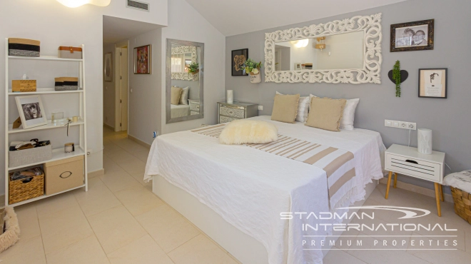 Romslig dupleks-topleilighet med fantastisk utsikt i Mascarat