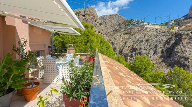 Romslig dupleks-topleilighet med fantastisk utsikt i Mascarat