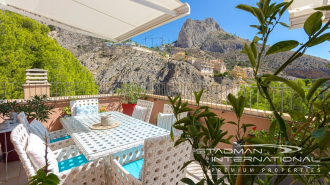 Romslig dupleks-topleilighet med fantastisk utsikt i Mascarat