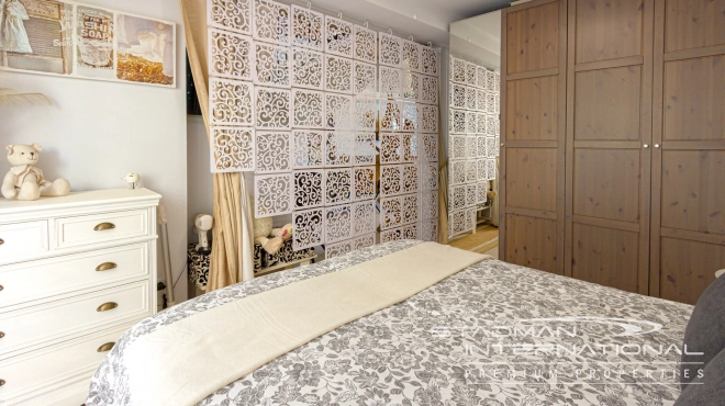 Romslig dupleks-topleilighet med fantastisk utsikt i Mascarat