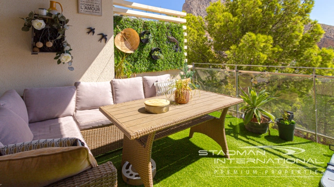 Romslig dupleks-topleilighet med fantastisk utsikt i Mascarat