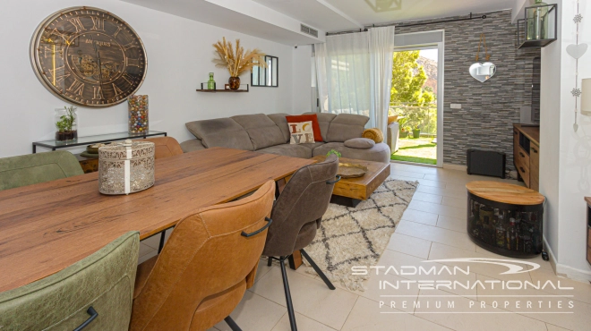 Romslig dupleks-topleilighet med fantastisk utsikt i Mascarat