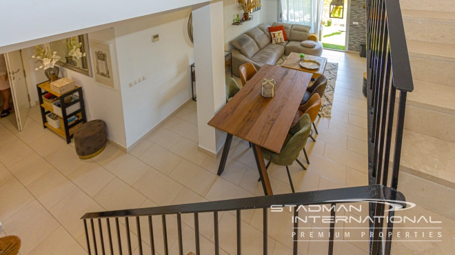 Romslig dupleks-topleilighet med fantastisk utsikt i Mascarat