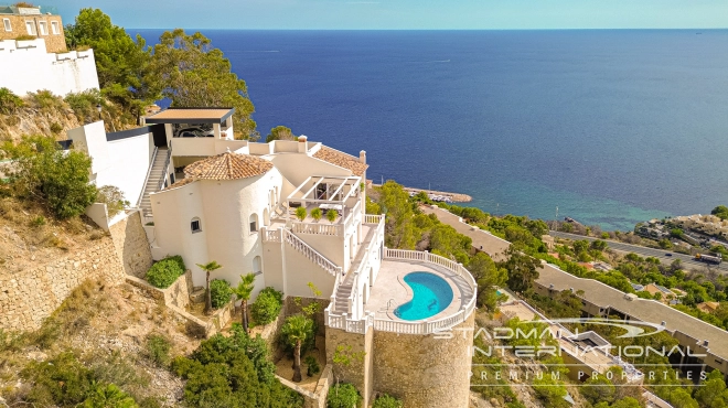 Stunning Villa with the Most Beautiful Sea Views in Altea Hills