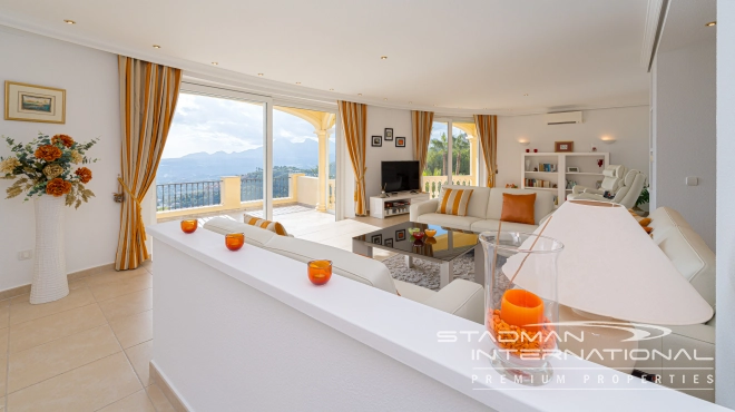 Elegant Villa in Altea Hills with Stunning Sea Views