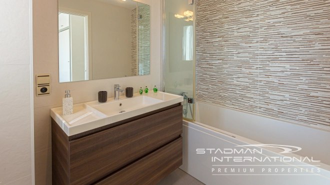 Romslig Tomannsbolig på Altea Golfbane