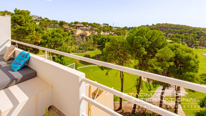 Romslig Tomannsbolig på Altea Golfbane