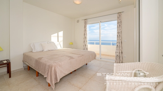 Spacious Family Villa with Guest Apartment and Stunning Sea View