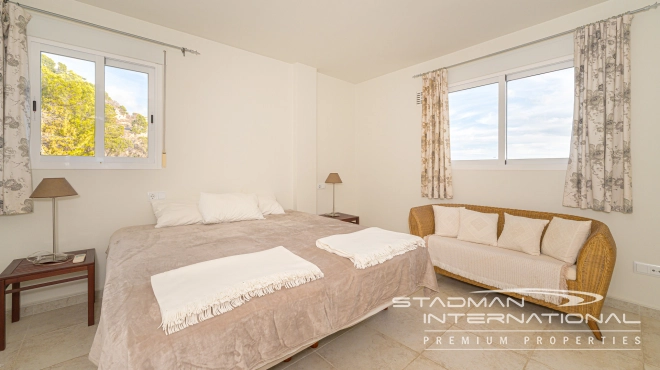 Spacious Family Villa with Guest Apartment and Stunning Sea View