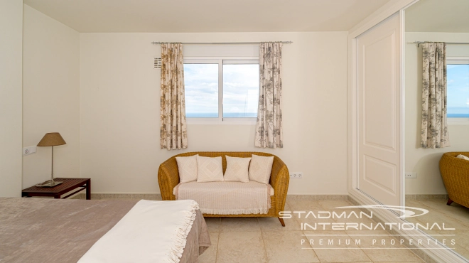 Spacious Family Villa with Guest Apartment and Stunning Sea View