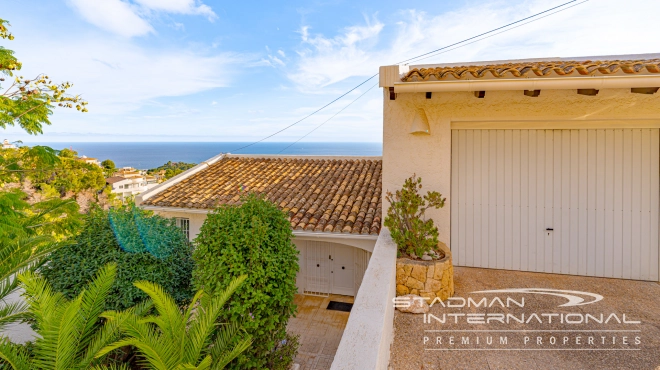 Spacious Family Villa with Guest Apartment and Stunning Sea View