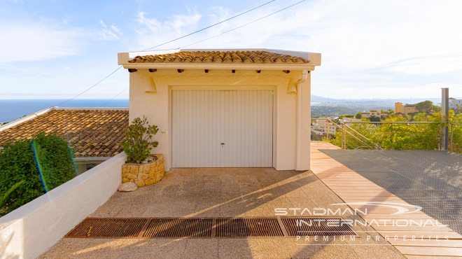 Spacious Family Villa with Guest Apartment and Stunning Sea View