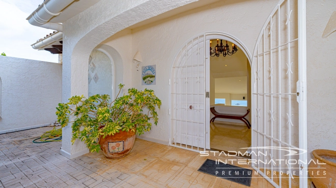 Spacious Family Villa with Guest Apartment and Stunning Sea View