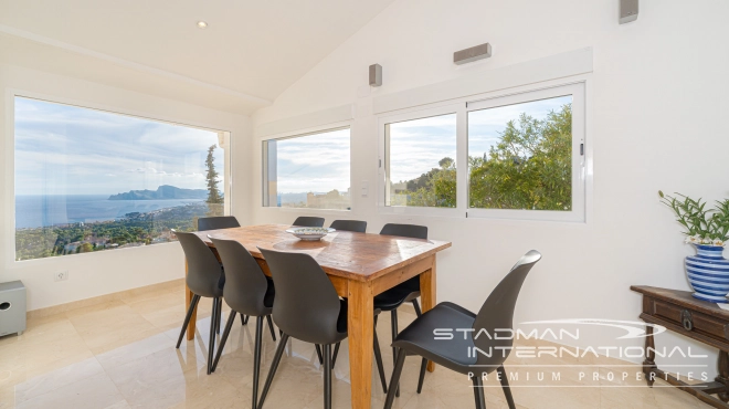 Spacious Family Villa with Guest Apartment and Stunning Sea View