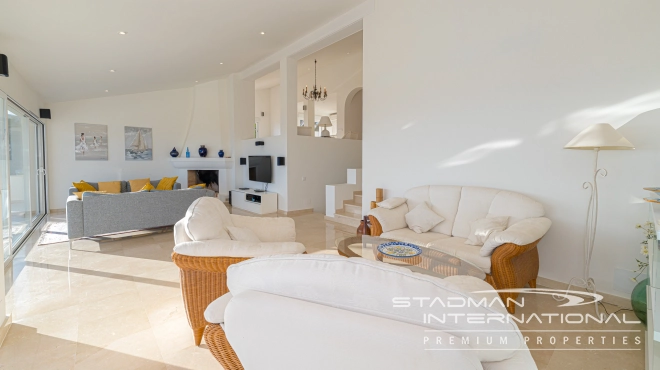 Spacious Family Villa with Guest Apartment and Stunning Sea View