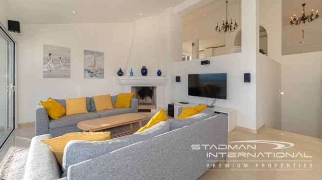 Spacious Family Villa with Guest Apartment and Stunning Sea View