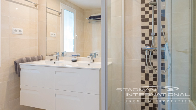 Spacious Family Villa with Guest Apartment and Stunning Sea View