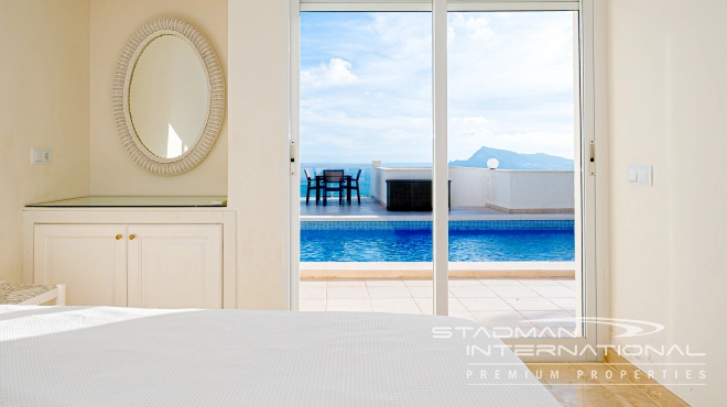 Spacious Family Villa with Guest Apartment and Stunning Sea View