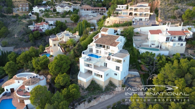 Spacious Family Villa with Guest Apartment and Stunning Sea View