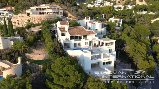 Spacious Family Villa with Guest Apartment and Stunning Sea View