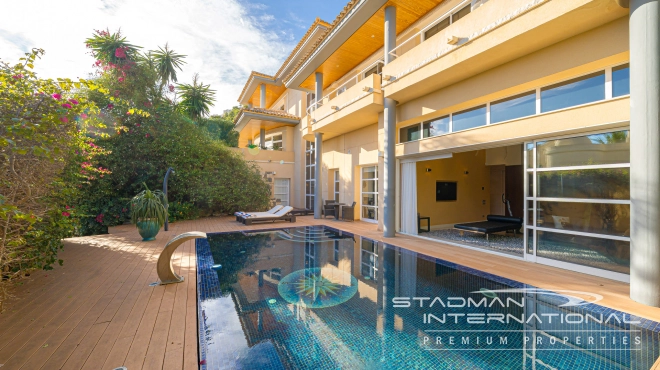 Spacious Luxury Villa with Stunning Sea Views in Altea Hills