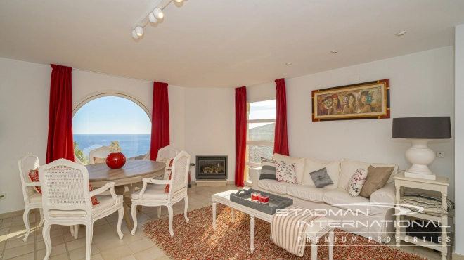 Spacious Luxury Villa with Stunning Sea Views in Altea Hills