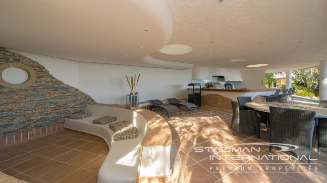 Spacious Luxury Villa with Stunning Sea Views in Altea Hills