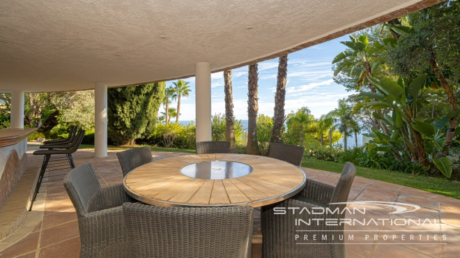 Spacious Luxury Villa with Stunning Sea Views in Altea Hills