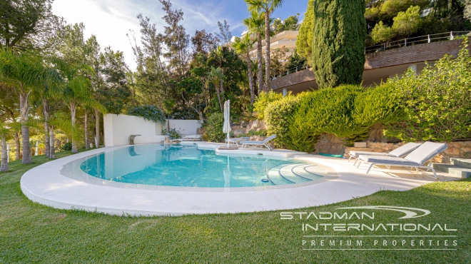 Spacious Luxury Villa with Stunning Sea Views in Altea Hills