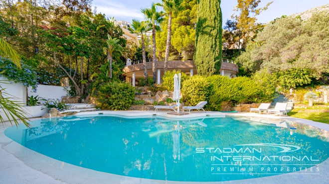 Spacious Luxury Villa with Stunning Sea Views in Altea Hills