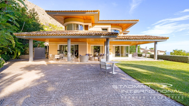 Spacious Luxury Villa with Stunning Sea Views in Altea Hills