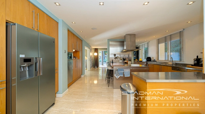 Spacious Luxury Villa with Stunning Sea Views in Altea Hills