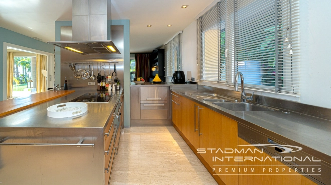 Spacious Luxury Villa with Stunning Sea Views in Altea Hills