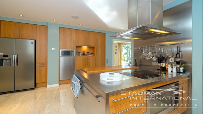 Spacious Luxury Villa with Stunning Sea Views in Altea Hills