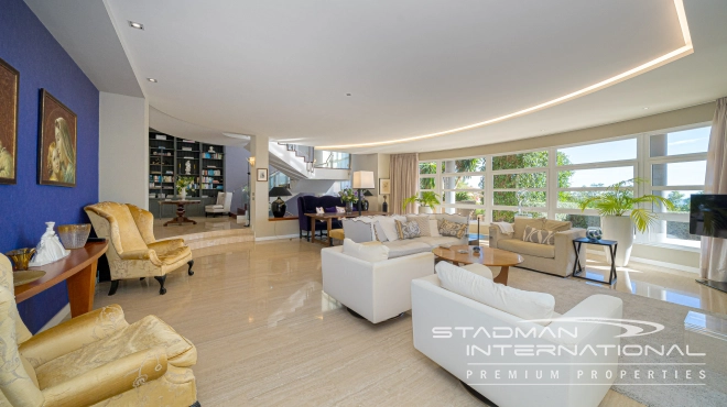 Spacious Luxury Villa with Stunning Sea Views in Altea Hills