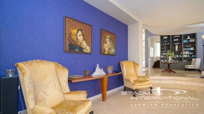 Spacious Luxury Villa with Stunning Sea Views in Altea Hills