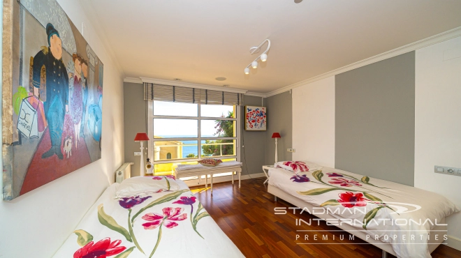 Spacious Luxury Villa with Stunning Sea Views in Altea Hills