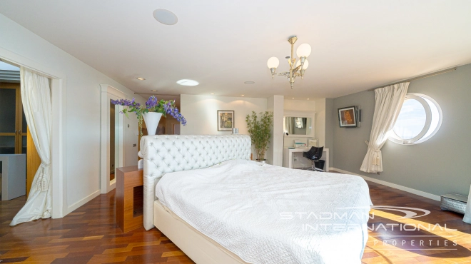 Spacious Luxury Villa with Stunning Sea Views in Altea Hills