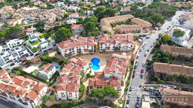 Penthouse Apartment with South-Facing Terrace in the Center of Albir