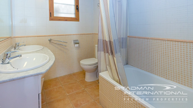 Penthouse Apartment with South-Facing Terrace in the Center of Albir