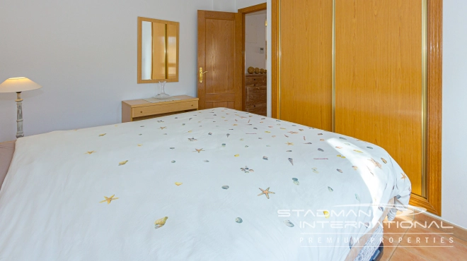 Penthouse Apartment with South-Facing Terrace in the Center of Albir