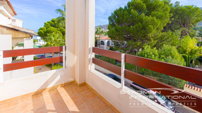 Penthouse Apartment with South-Facing Terrace in the Center of Albir
