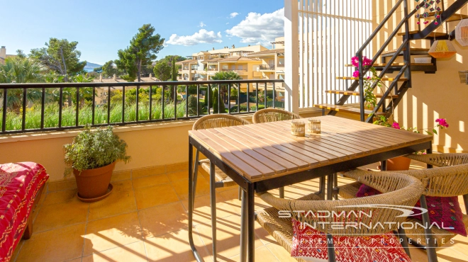 Romslig Penthouse nær Porto Senso-havnen og Stranden