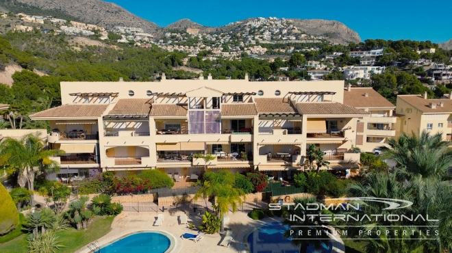 Romslig Penthouse nær Porto Senso-havnen og Stranden