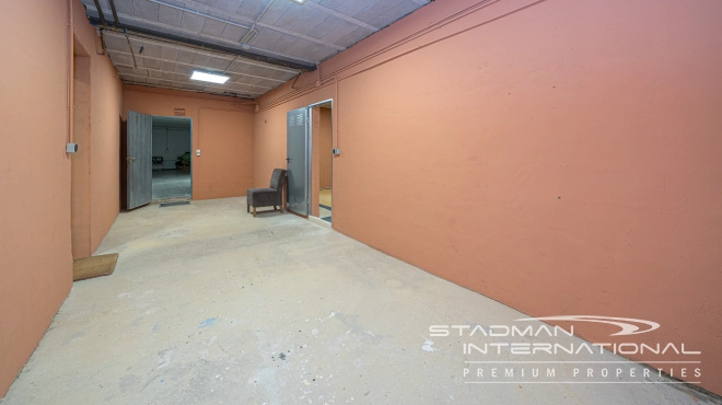 Single-level Villa with Sea Views, Spacious Garage and Underbuild