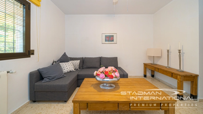 Single-level Villa with Sea Views, Spacious Garage and Underbuild