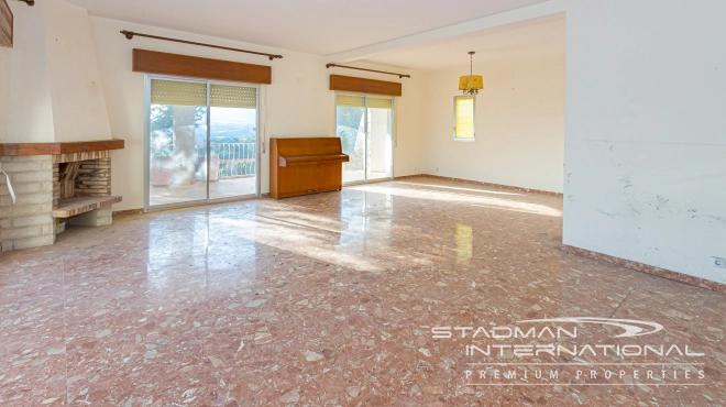 Renovatieproject met Zeezicht op een Toplocatie in Altea La Vella