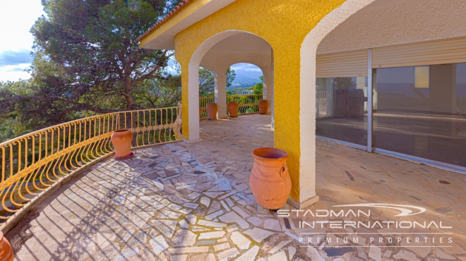 Renovatieproject met Zeezicht op een Toplocatie in Altea La Vella