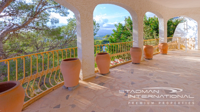 Renovatieproject met Zeezicht op een Toplocatie in Altea La Vella